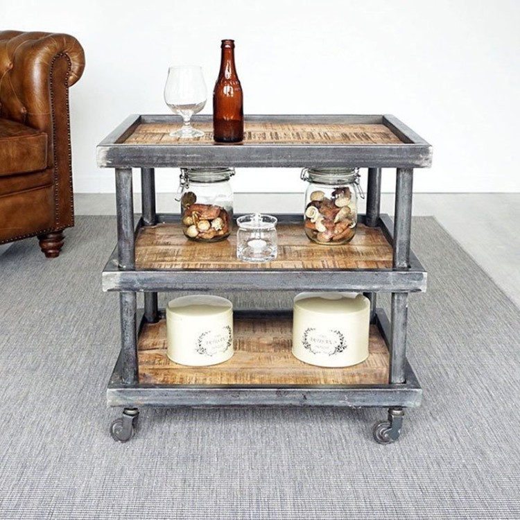 Industriële serveertafel met 3 draagvlakken
