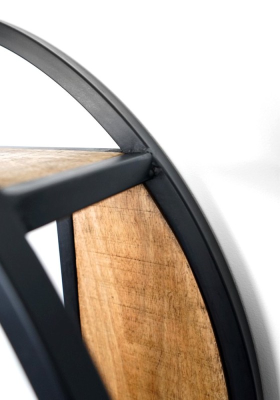 Rond industrieel rek van hout en metaal